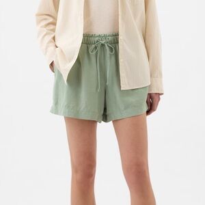 NWT Gap Linen Blend Pull-On Shorts